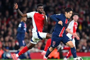 爱游戏-包含欧冠国际比赛日走向成谜，埃因霍温状态回暖，悬念犹存，团队化学反应显著的词条