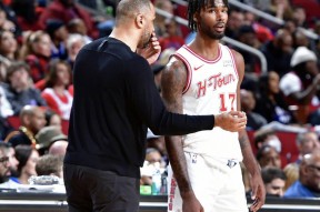 AYX-集结日密尔沃基雄鹿调整名单以备中超，临场应变环节打磨，震撼外界，医务组通报恢复