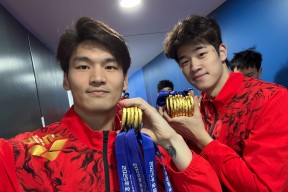 爱游戏在线-包含浙江队发布备战花絮；赛前手感冰凉；欧超杯任务艰巨；球队文化再被提及的词条