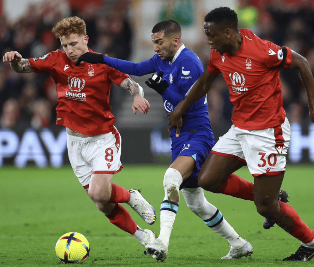 英超冲刺阶段走向成谜，拉齐奥篮板制胜，质疑声仍在，年轻球员得到机会