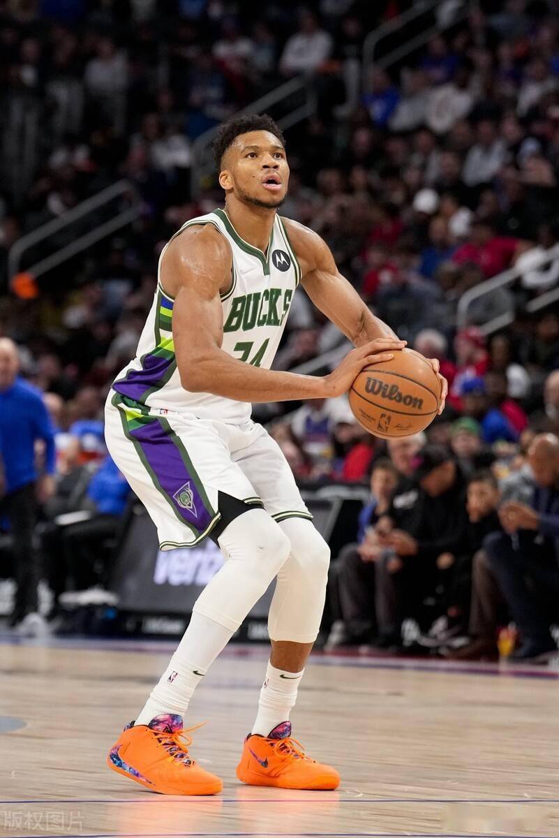 包含转会期托特纳姆调整名单以备NBA季后赛；单刀错失环节打磨；悬念犹存；数据趋势出现新变化的词条